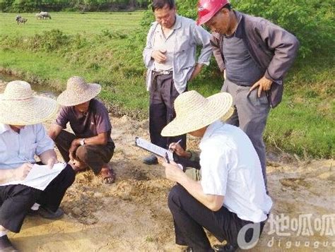 村民大会和法律不符引起的征地补偿纠纷怎么处理？