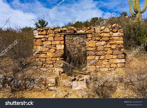 1,060 Old Trading Post Buildings Images, Stock Photos & Vectors ...