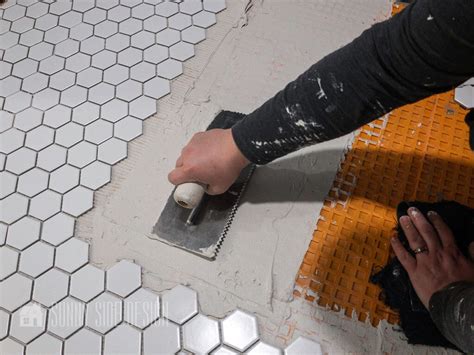 Installing Hexagonal Floor Tile 的图像结果