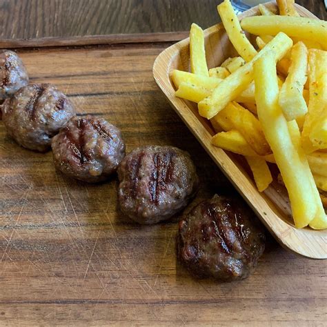 SALTBAE BURGER KANYON, Istanbul - Sisli - Menu, Prices & Restaurant ...
