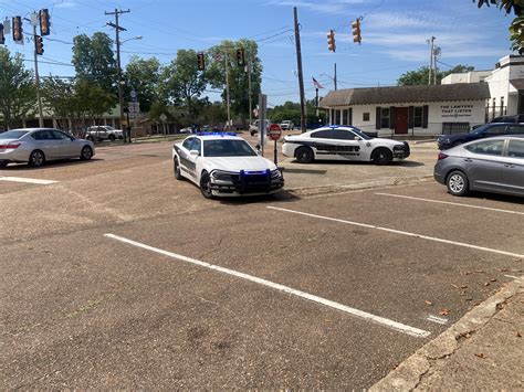 Inmate escapes in DeSoto County, MS; courthouse on lockdown