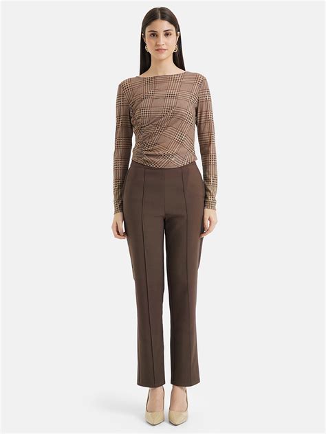 Asymmetric Ruched Crop Top – KAZO