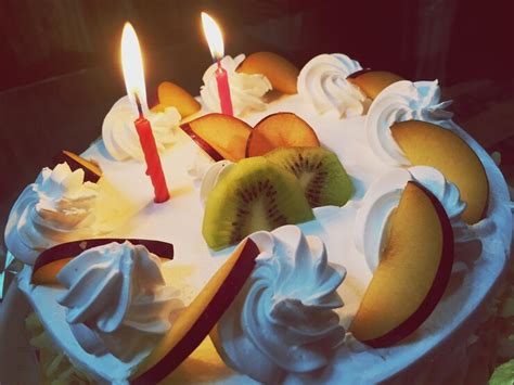 Images de Gateau Anniversaire Decore Aux Fruits – Téléchargement ...