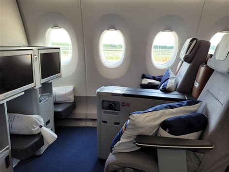 Airline Review: Lufthansa – Business Class (Airbus 350-900 with Lie ...