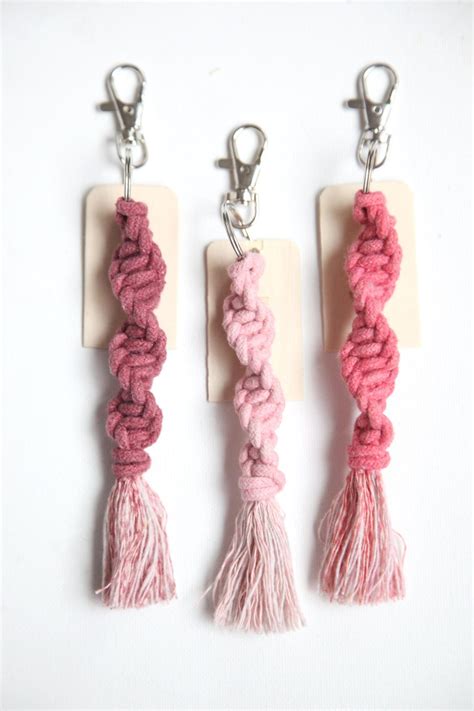 Macrame Animal Keychain Tutorial 的图像结果