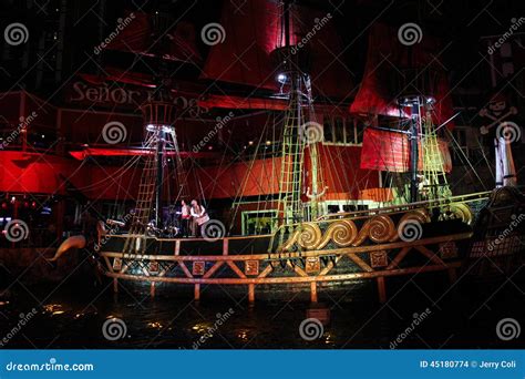 Pirates Show at Treasure Island, Las Vegas. Editorial Stock Image ...
