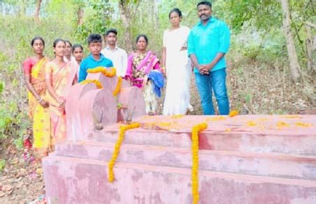 Chaibasa martyr day : टोकलो के टोयबो गांव में मना वीर शहीद लखींद्र ...