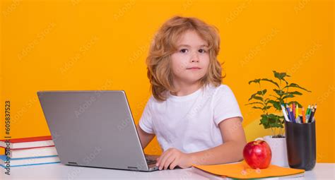 Child Using Computer 的图像结果