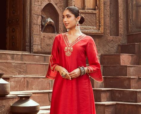 Red Dori Embroidered Chanderi Kurta with Pants- Set of 2