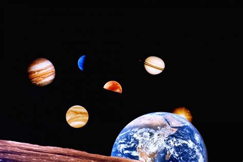 Rogue planet in the solar system: what makes Venus spin backwards?