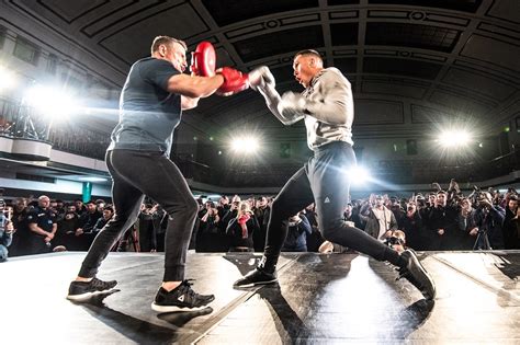 Открытые тренировки участников турнира UFC Fight Night 147 (видео ...