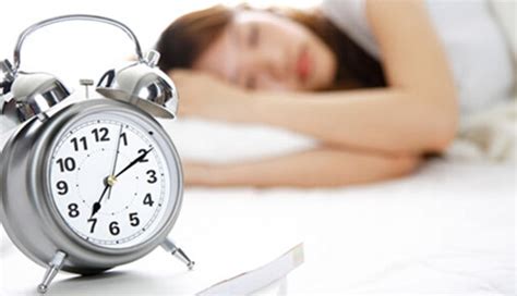 人睡觉的时候，身体为什么会突然“抖”一下，原因其实很简单 - 知乎