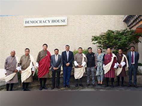 Indian delegation led by Chief Election Commissioner Rajiv Kumar visits ...
