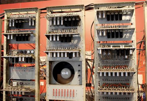 Manchester Baby Computer 的图像结果