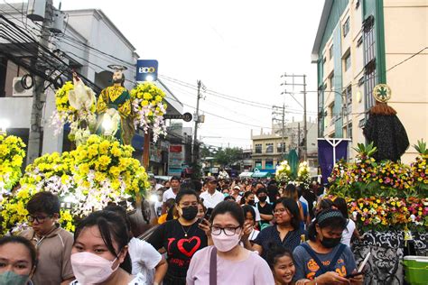 The Easter Traditions of Filipino Catholics - World Mission
