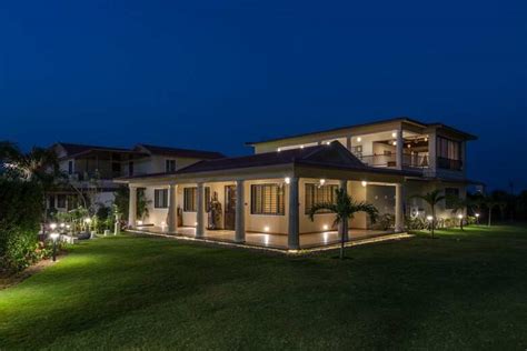 An Indian inspired, contemporary family farmhouse in Surat | Goodhomes ...