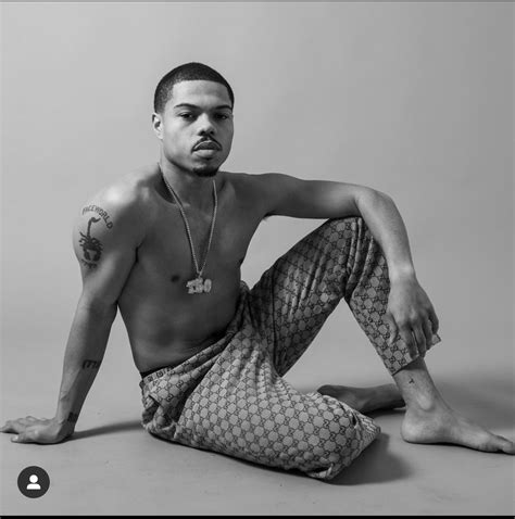 Taylor Bennett's feet