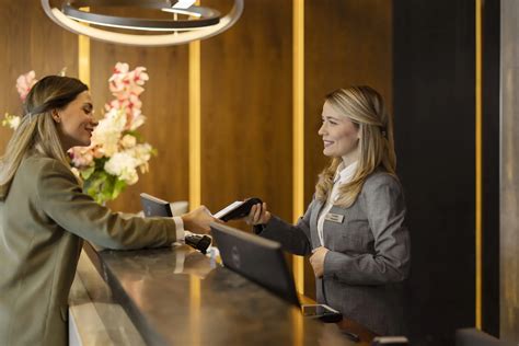 Guest Experience Guide: Top Trends & Best Practices | InMoment