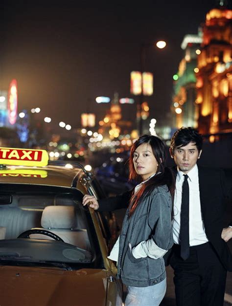 《夜。上海》超级小资的都市异国恋_电影海报_嘻嘻网