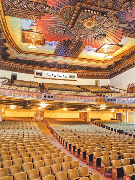 The Warner Grand Theatre, a gem from the golden age of cinema - Easy ...