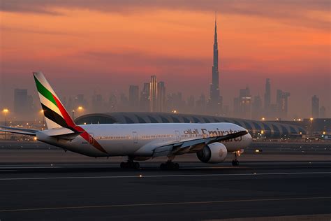 Emirates pilotuaren baldintzak eta soldata: jakin behar duzun guztia (2025)