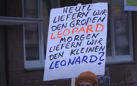 Schande und Peinlichkeit: Kriegsministerin Baerbock im Karneval