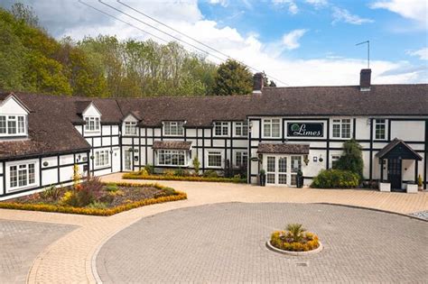 THE LIMES COUNTRY LODGE HOTEL (Earlswood) - Hotel Reviews, Photos, Rate ...