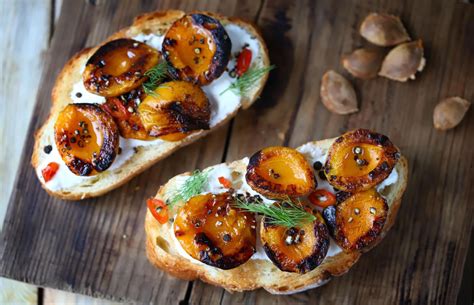 26 sweet and savoury toast toppings you'll love