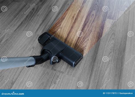 Cleaning Laminate Wood Floor, Vacuum Cleaner Cleaning Dust and ...