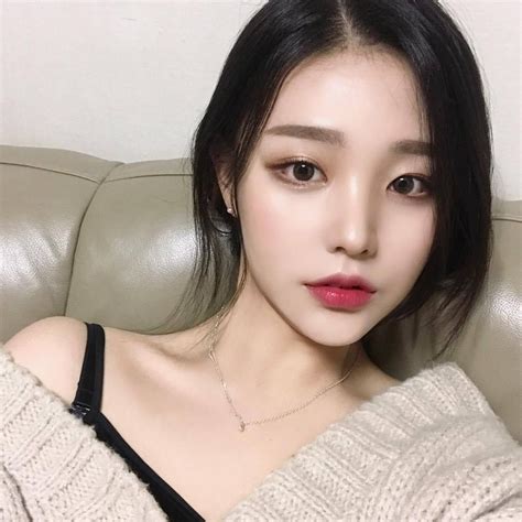 Korean Instagram: Photo in 2019 | Ulzzang korean girl, Cute korean girl ...