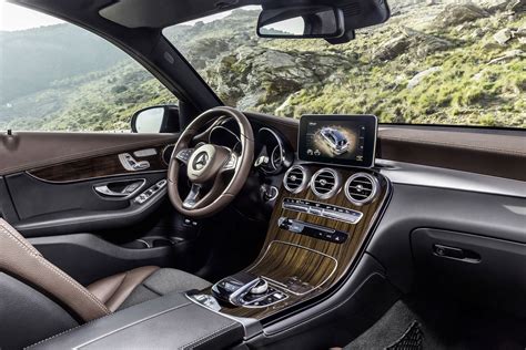 2016 Mercedes-Benz GLC in Details and Abundant Photoshoot [VIDEO]