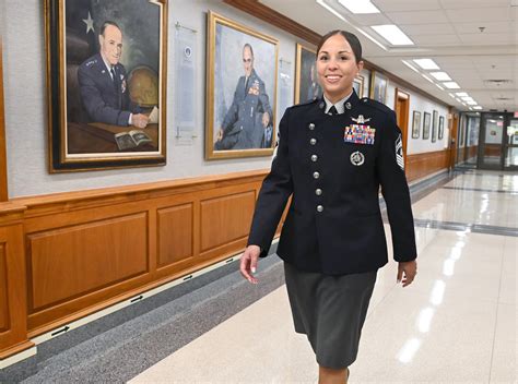 U.S. Space Force Dress Uniform 的图像结果