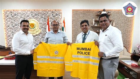 Monsoon Shield: Mumbai Police Thank HDFC Bank For Donating 10k Raincoats