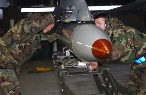 德国不愿做核炮灰 美欧对美在欧核武器部署分歧升级|北约|核导弹_新浪军事_新浪网