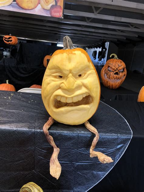 Appleton artist showcases carving talents on “Outrageous Pumpkins” | WHBY