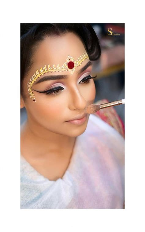 50+ Beautiful Bindi Designs to Check Out This Year & Add to Your Bridal ...