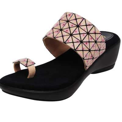 Beautiful Sandals & Flats: भारतीय परिधानों के नीचे पहने हुए खूब जंचेंगी ...