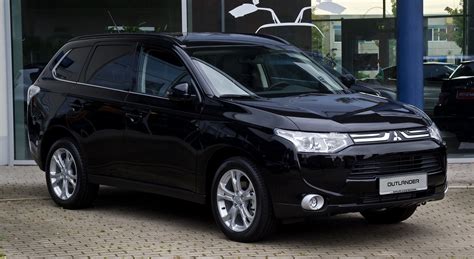 File:Mitsubishi Outlander 2.2 DI-D 4WD Instyle (III) – Frontansicht, 23 ...