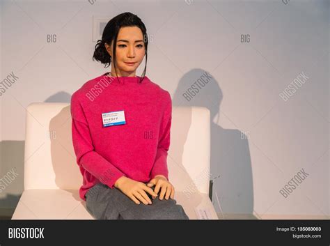 Real Androids Humans 的图像结果