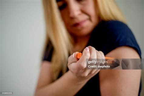 Injecting Insulin 的图像结果