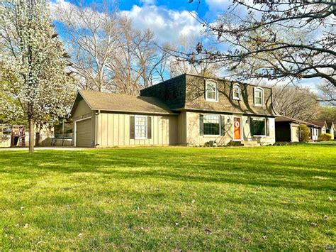 3400 SW Oak Pkwy, Topeka, KS 66614 | Homes.com