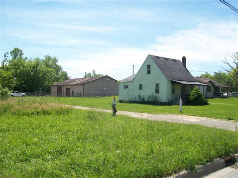 420 E Carpenter Rd, Flint, MI 48505 | Zillow