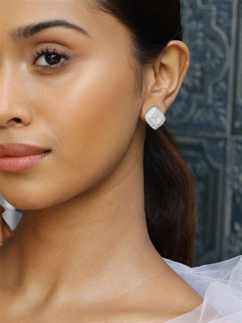 Rubans Offers Finest Quality Earrings Collection Online.