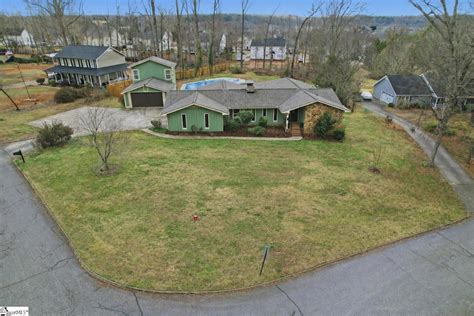 400 Clarendon Dr, Easley, SC 29642 | Homes.com