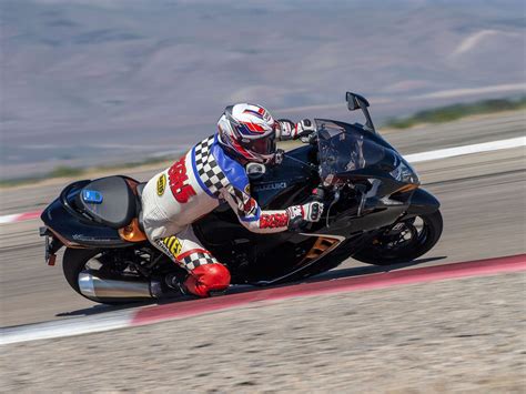 2022 Suzuki Hayabusa First Track and Performance Test | Cycle World