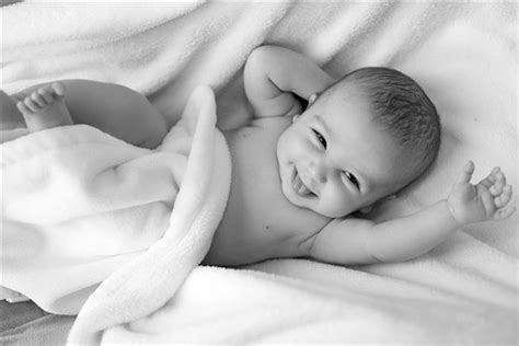 梦见婴儿对我笑是什么意思_周公解梦网