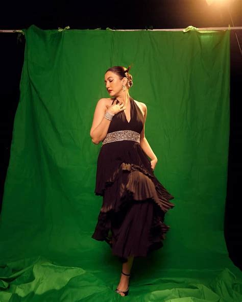 Gauahar Khan Giving Senorita Vibe In Latest Photoshoot; Check Out Pics