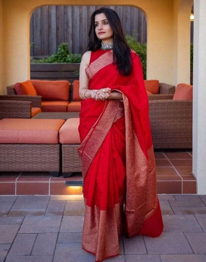 Hot Red Soft Silk Saree With Beautiful Pallu – Sareewave