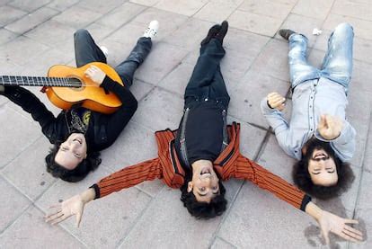 Tomasito, en el centro, entre Diego Pozo y Marcos del | Cultura | EL PAÍS