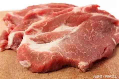 新鲜猪肉日常两块后腿肉厨房烹饪摄影图配图高清摄影大图-千库网